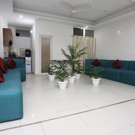 Super Capital O Levanti Near Aravali Biodiversity Park 古尔冈 外观 照片