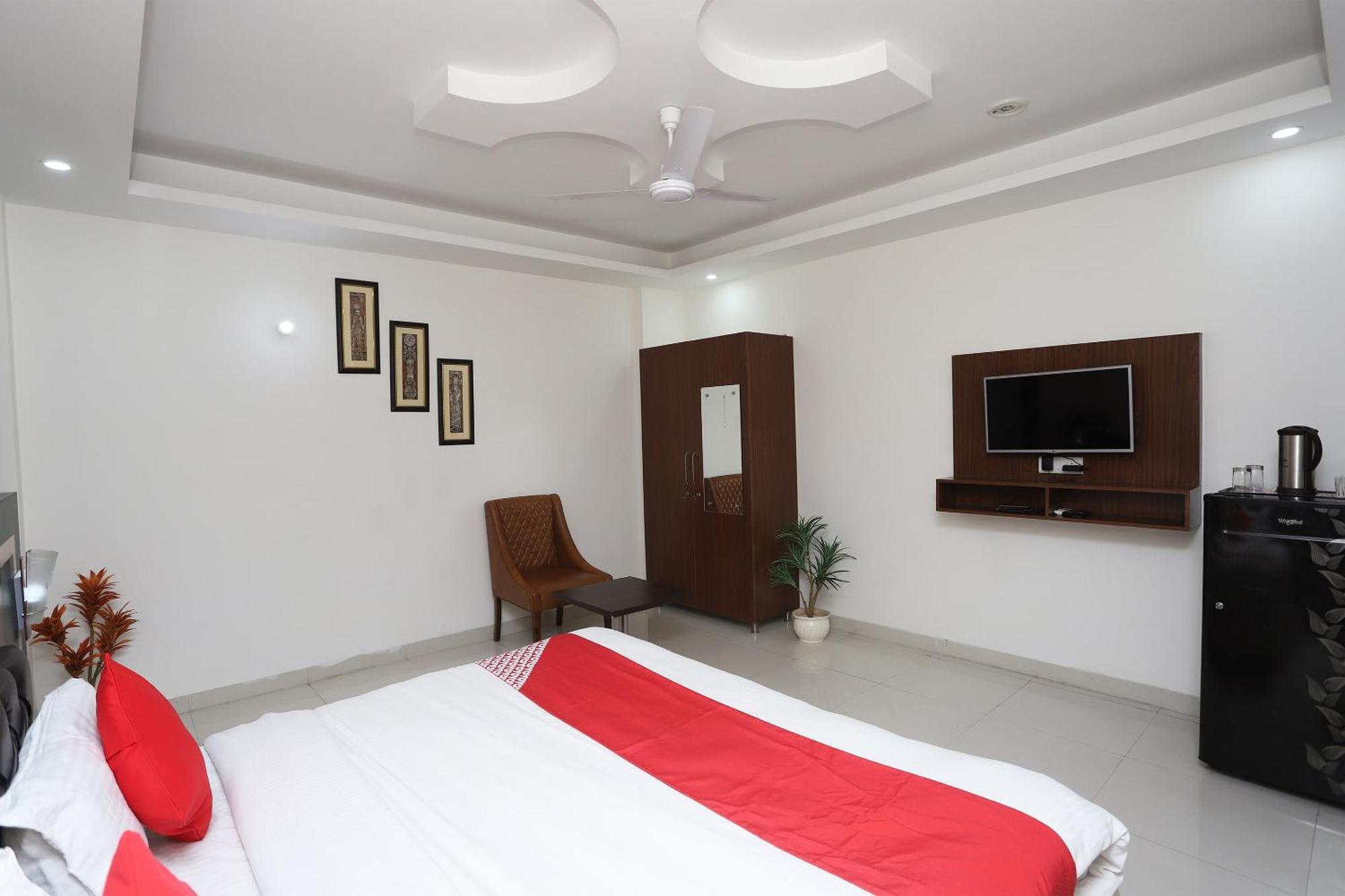 Super Capital O Levanti Near Aravali Biodiversity Park 古尔冈 外观 照片
